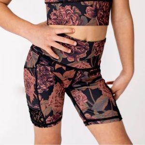 Joyfolie Mia Joy Liv Bike Shorts in Dark Floral Girl’s Size 8 New